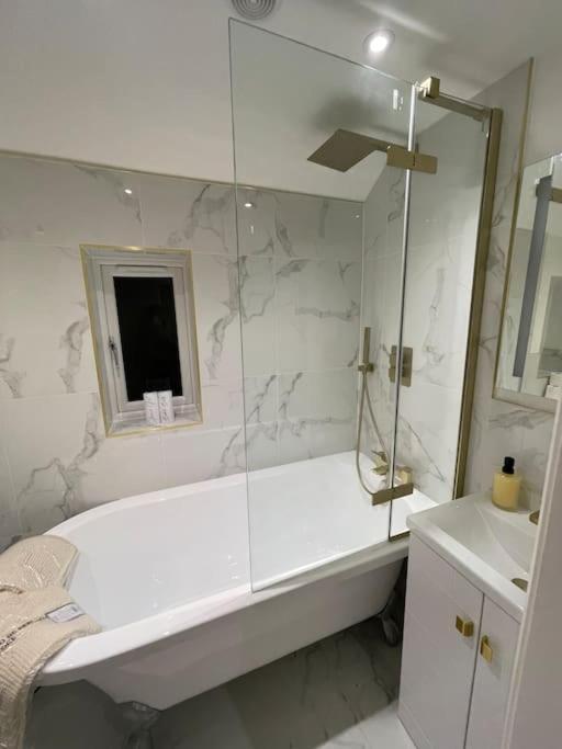 Newly Renovated 3 Bed Property - Countryside Views Dunstall Екстер'єр фото